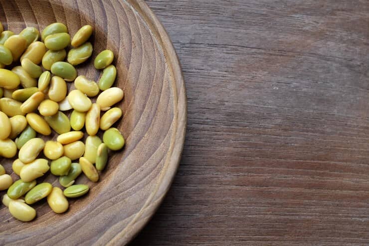 مغز پسته شکسته مناسب شیرینی پزی ها